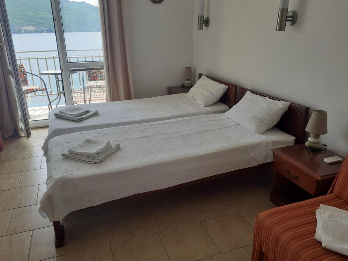 Villa Angelina Kumbor Esterno foto