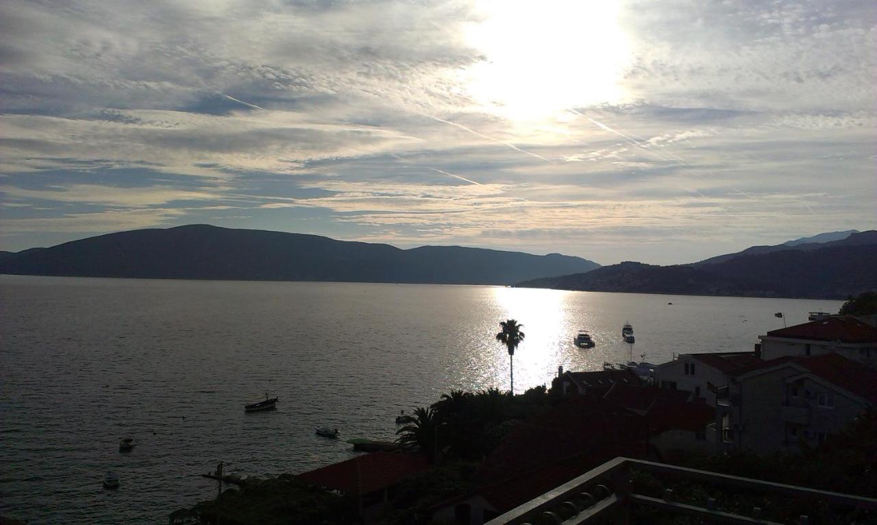 Villa Angelina Kumbor Esterno foto