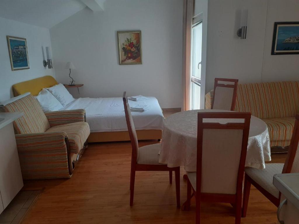 Villa Angelina Kumbor Esterno foto