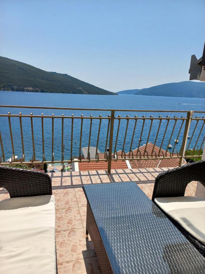 Villa Angelina Kumbor Esterno foto