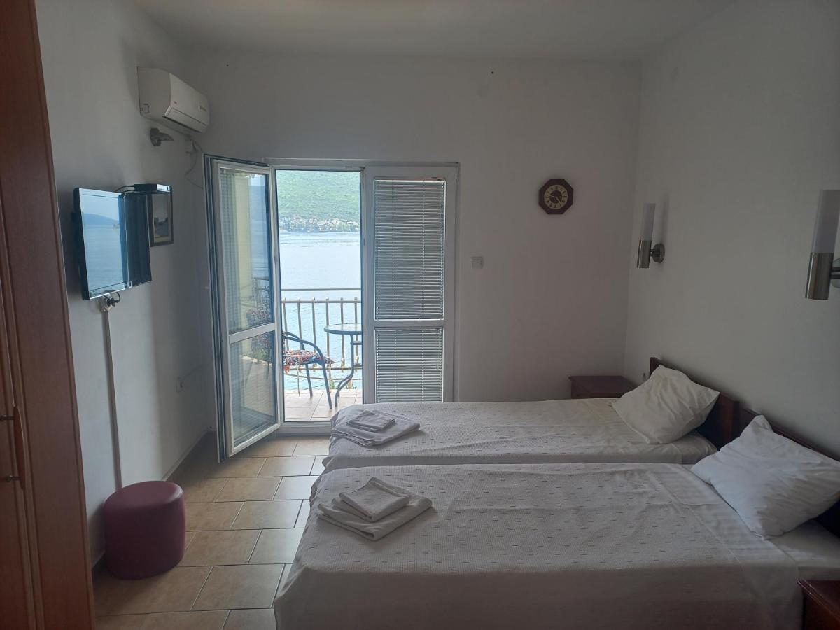 Villa Angelina Kumbor Esterno foto