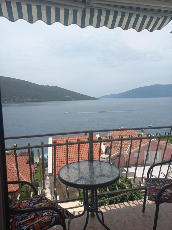 Villa Angelina Kumbor Esterno foto