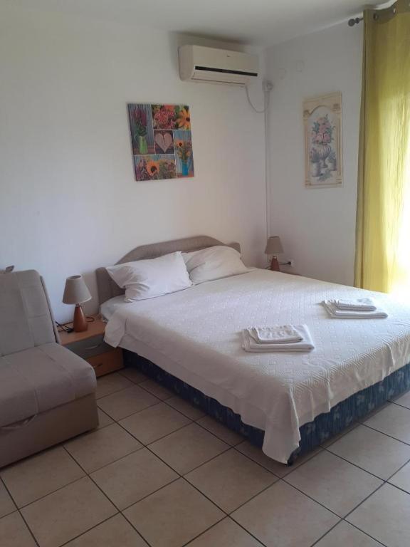 Villa Angelina Kumbor Esterno foto