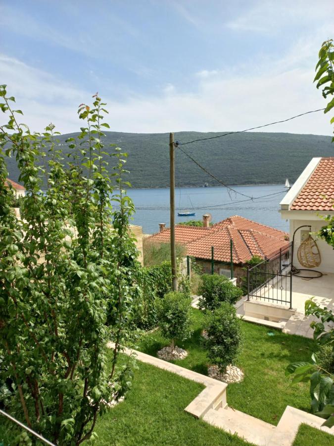 Villa Angelina Kumbor Esterno foto