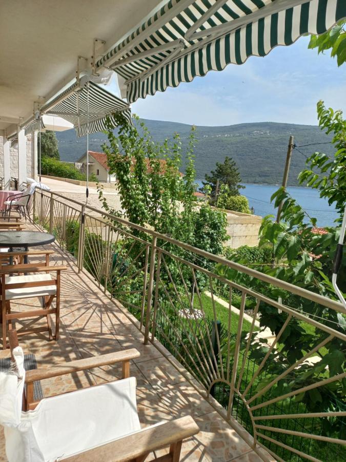 Villa Angelina Kumbor Esterno foto