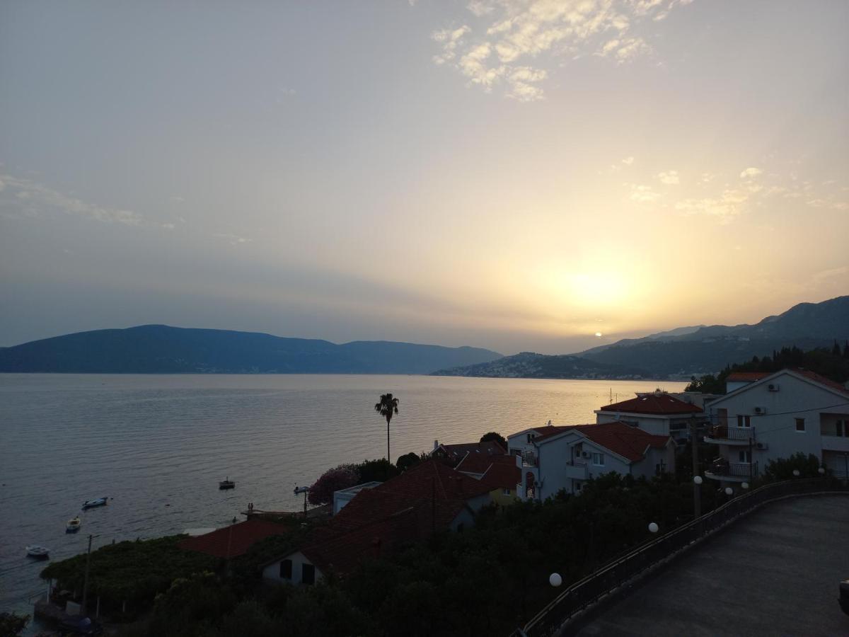 Villa Angelina Kumbor Esterno foto