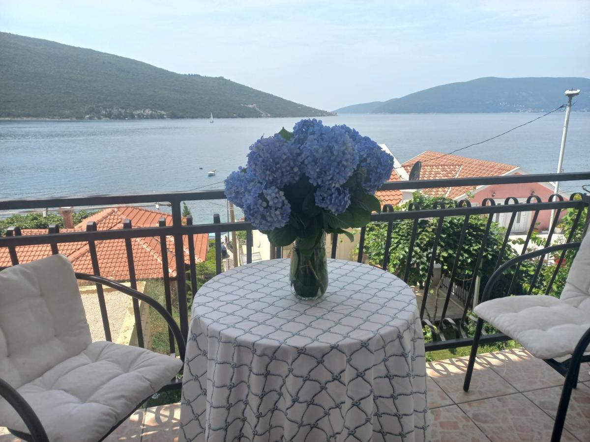 Villa Angelina Kumbor Esterno foto