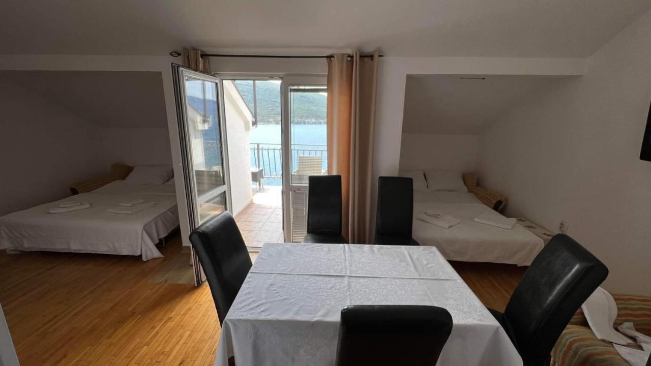 Villa Angelina Kumbor Esterno foto