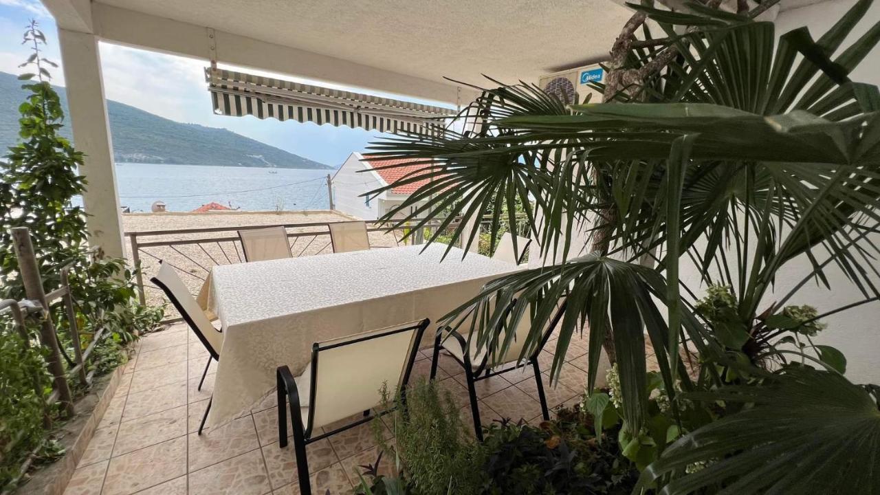 Villa Angelina Kumbor Esterno foto